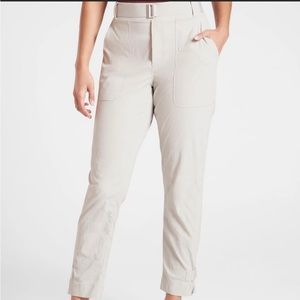 Athleta | Trekkie Belted Pant - Birch Grey